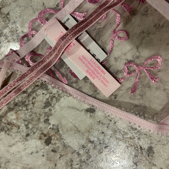 VS PINK x Loveshackfancy Bows Strappy v-string panty NWT Large - Picture 7 of 9